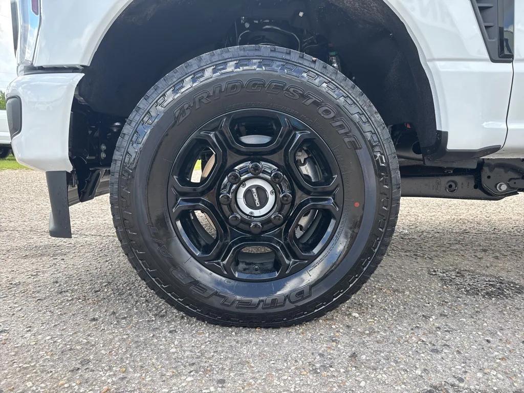 new 2025 Ford F-250 car, priced at $62,090