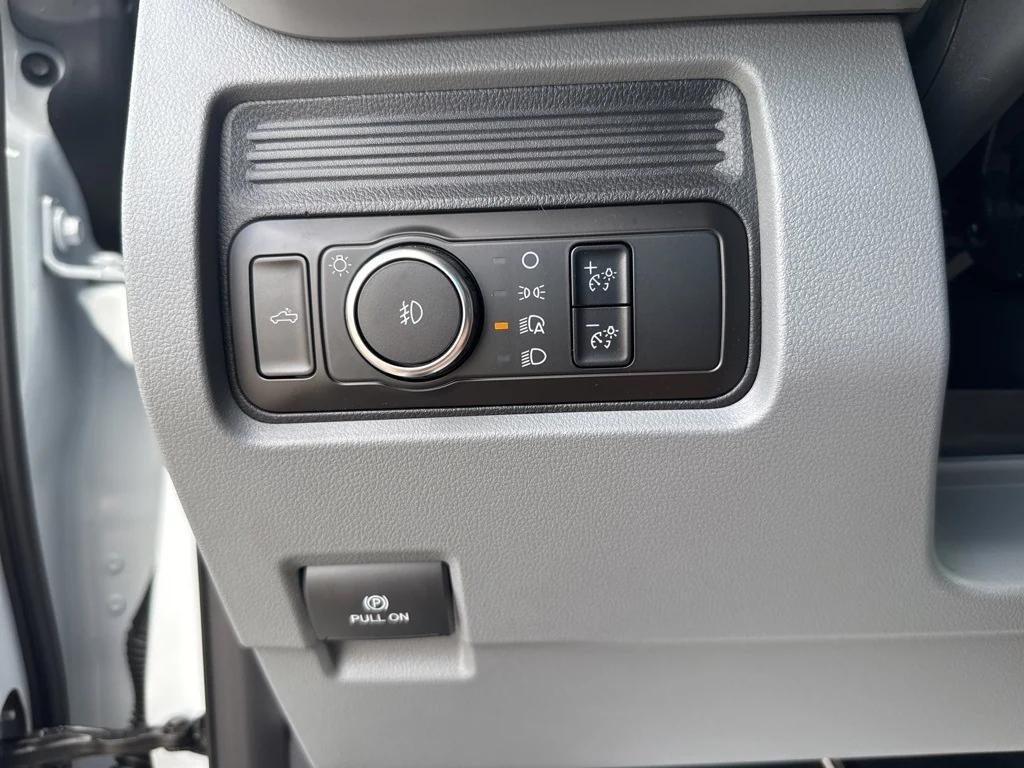 new 2025 Ford F-250 car, priced at $62,090