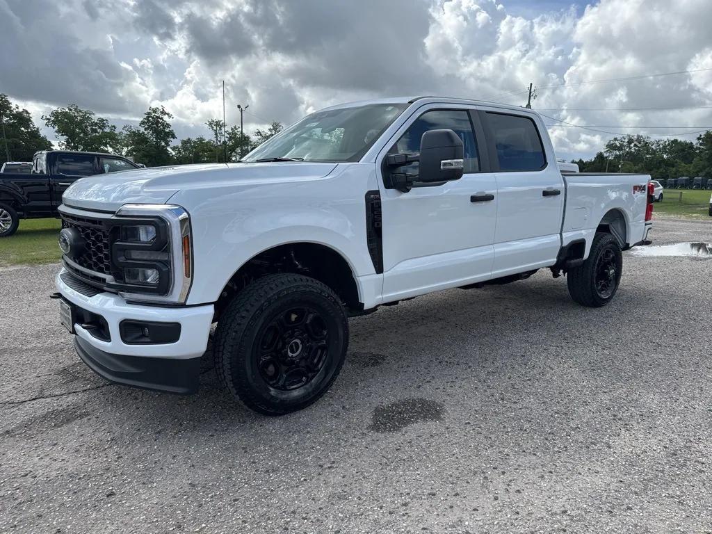 new 2025 Ford F-250 car, priced at $62,090