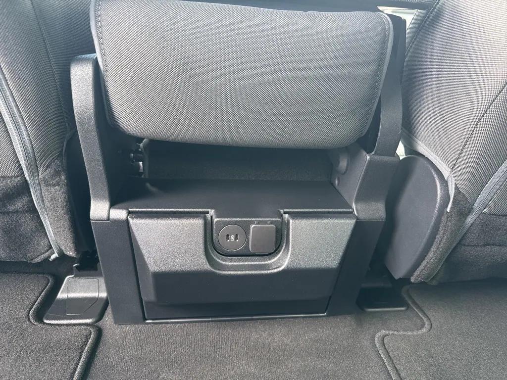 new 2025 Ford F-250 car, priced at $62,090