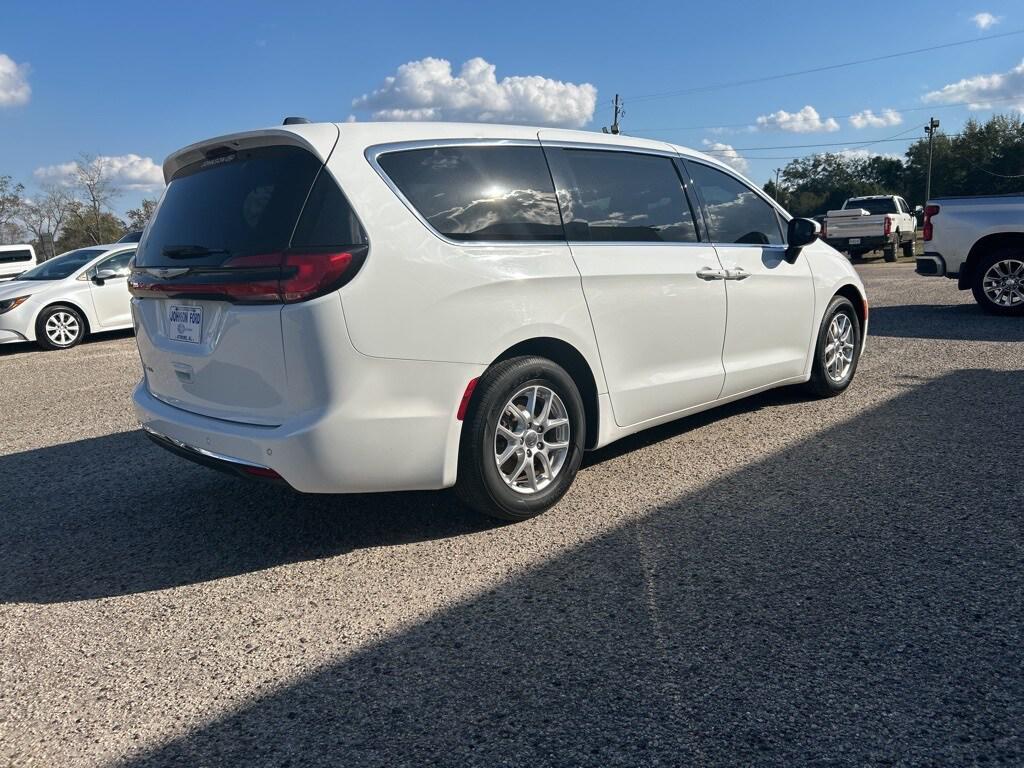 used 2023 Chrysler Pacifica car, priced at $24,725