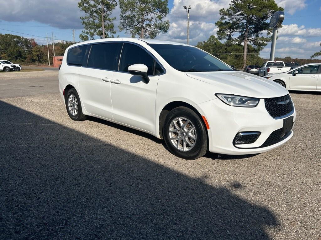 used 2023 Chrysler Pacifica car, priced at $24,725