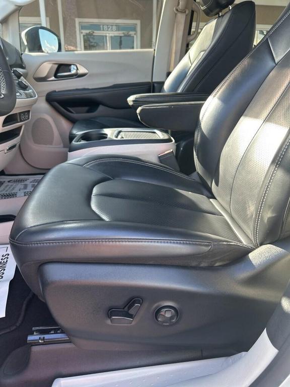used 2023 Chrysler Pacifica car, priced at $24,725