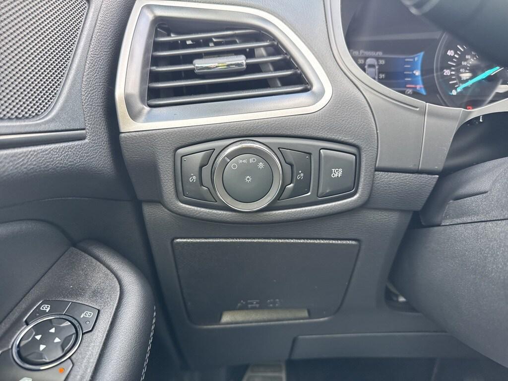 new 2024 Ford Edge car, priced at $40,060