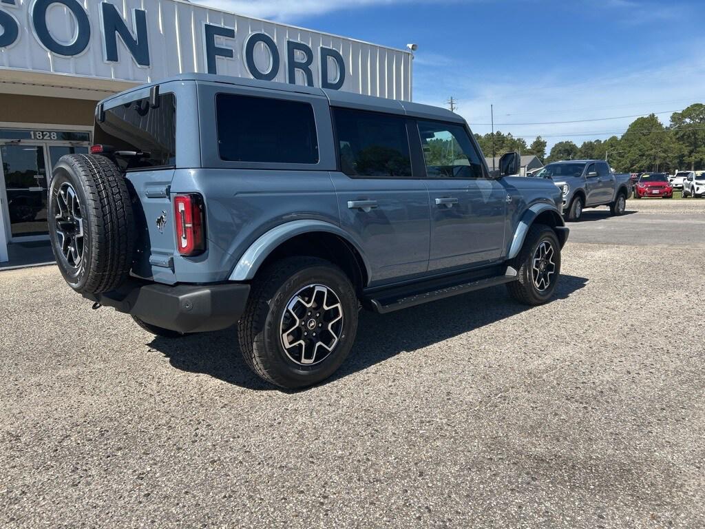 new 2025 Ford Bronco car, priced at $52,025