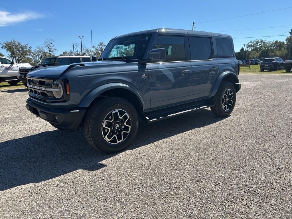 new 2025 Ford Bronco car, priced at $52,025