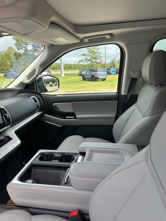 new 2025 Ford Expedition car, priced at $69,225