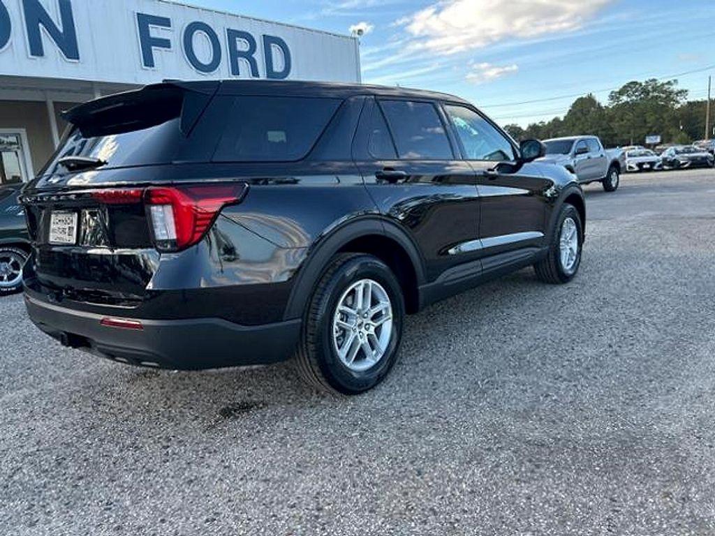 new 2026 Ford Explorer car, priced at $39,905