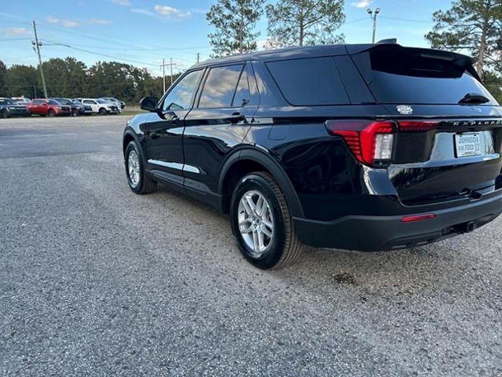 new 2026 Ford Explorer car, priced at $39,905