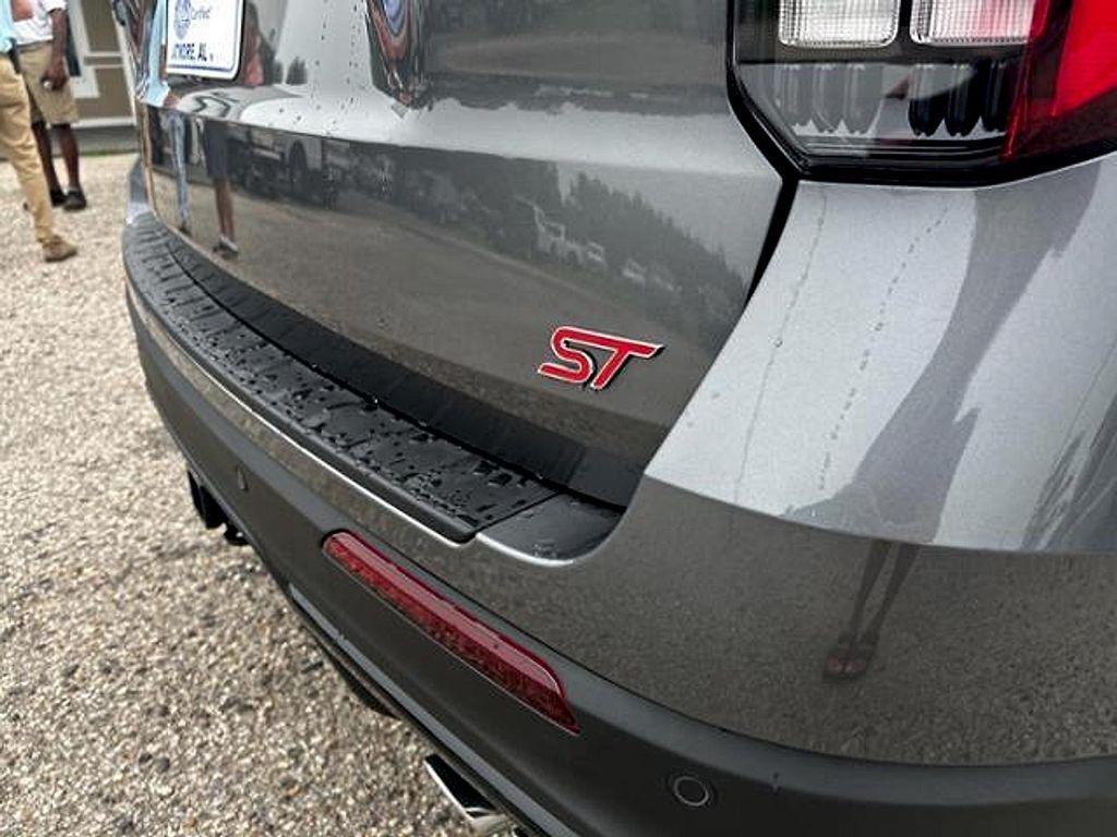 new 2025 Ford Explorer car, priced at $63,005