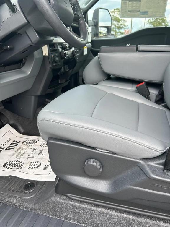 new 2025 Ford F-250 car, priced at $65,415