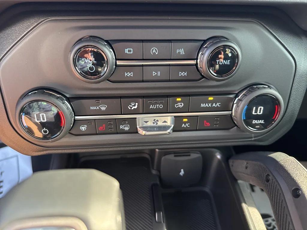 new 2025 Ford Bronco car, priced at $60,270