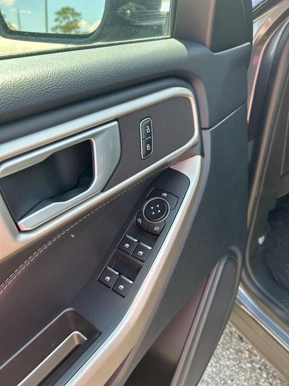 used 2023 Ford Explorer car, priced at $31,458