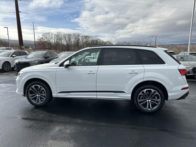 new 2025 Audi Q7 car, priced at $67,790