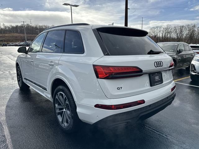 new 2025 Audi Q7 car, priced at $67,790