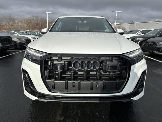 new 2025 Audi Q7 car, priced at $67,790