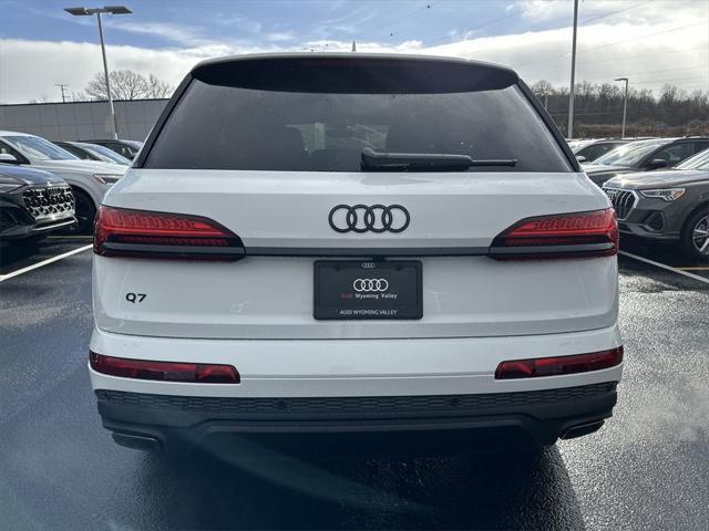 new 2025 Audi Q7 car, priced at $67,790