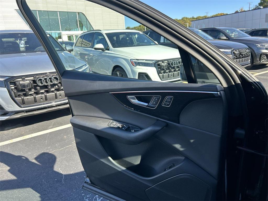 used 2023 Audi Q7 car, priced at $37,943