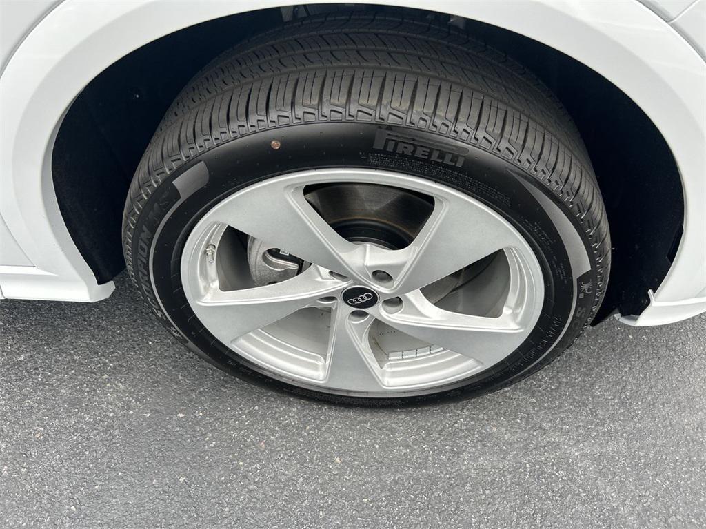 new 2025 Audi Q5 car, priced at $62,080