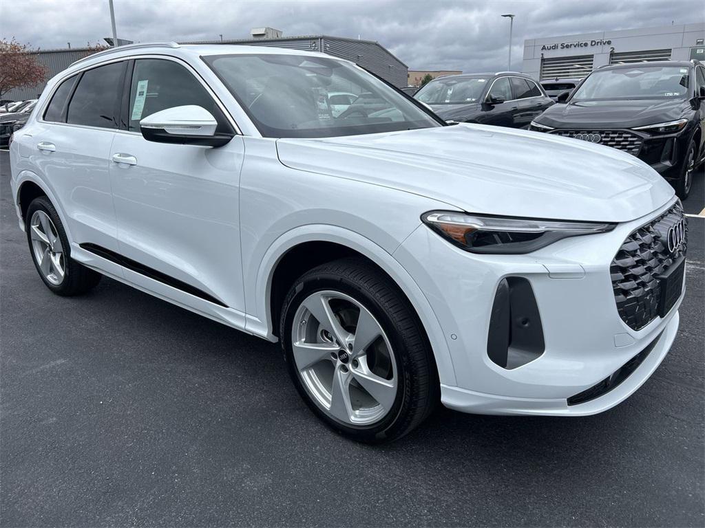 new 2025 Audi Q5 car, priced at $62,080