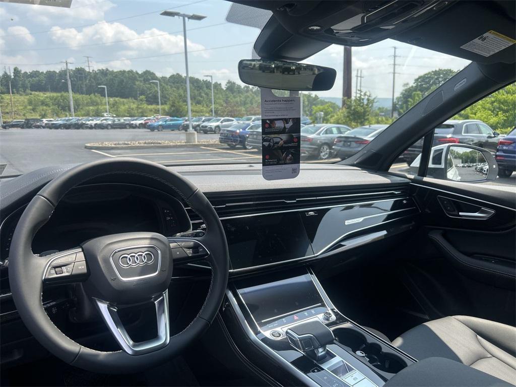 new 2025 Audi Q7 car, priced at $76,350