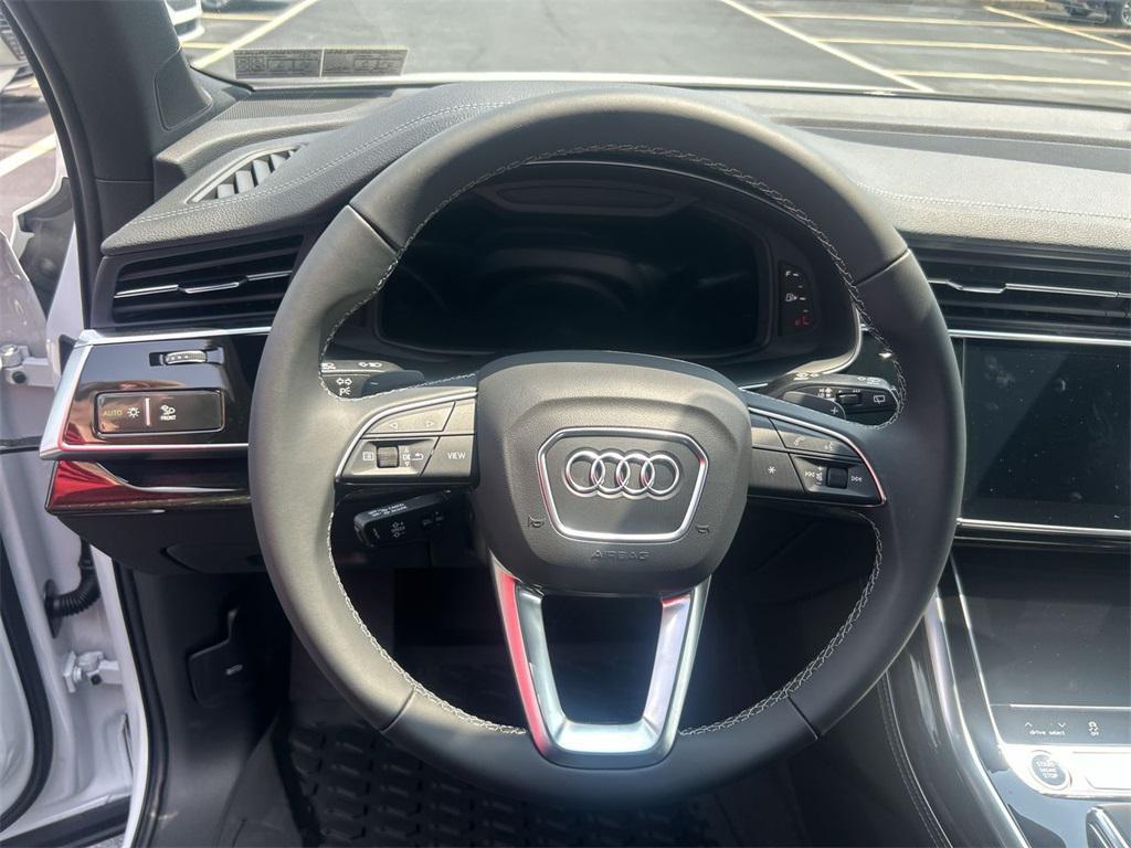 new 2025 Audi Q7 car, priced at $76,350