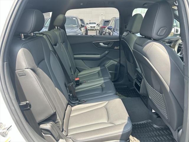new 2025 Audi Q7 car, priced at $76,350