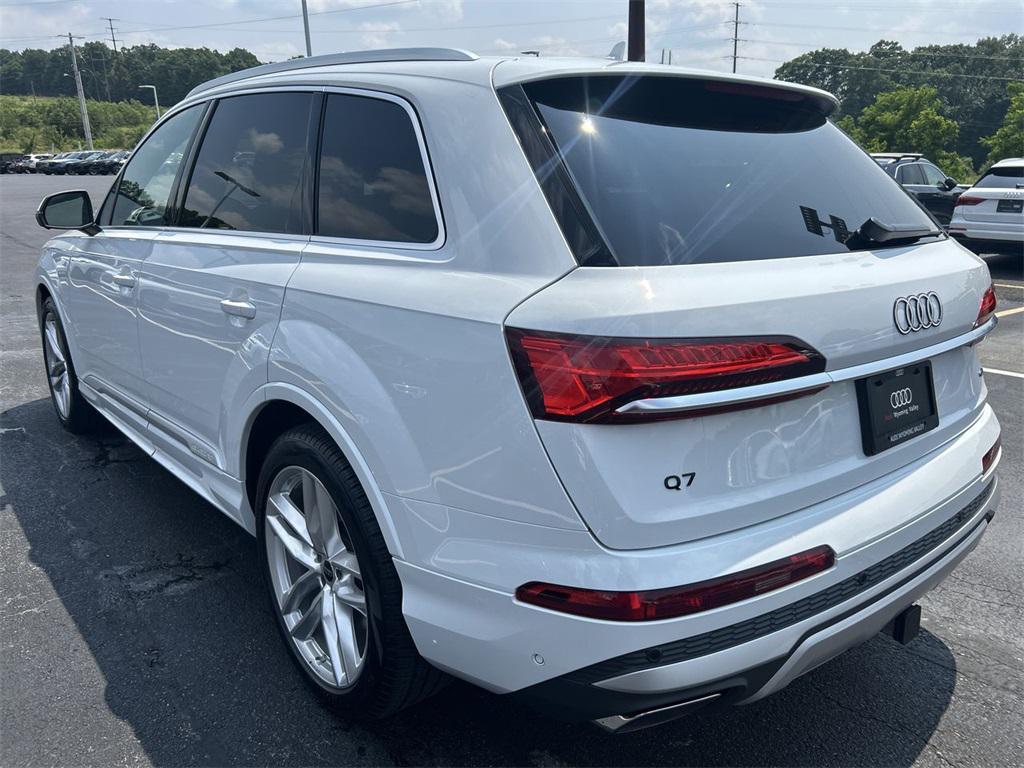 new 2025 Audi Q7 car, priced at $76,350