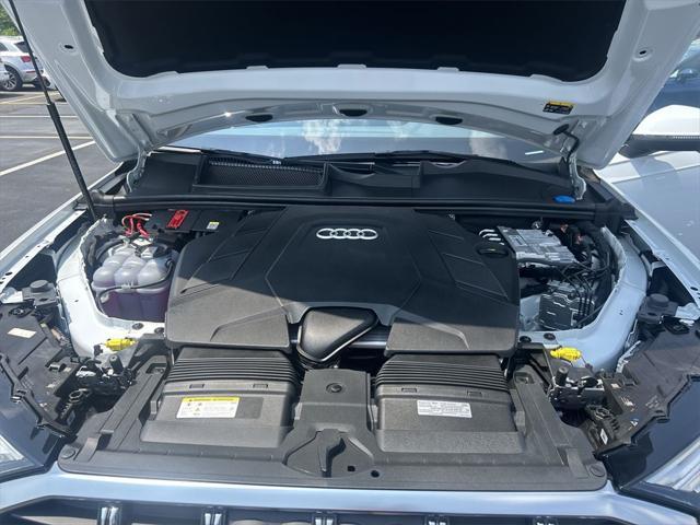 new 2025 Audi Q7 car, priced at $76,350