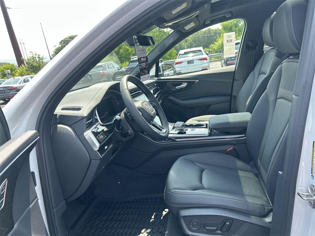 new 2025 Audi Q7 car, priced at $76,350