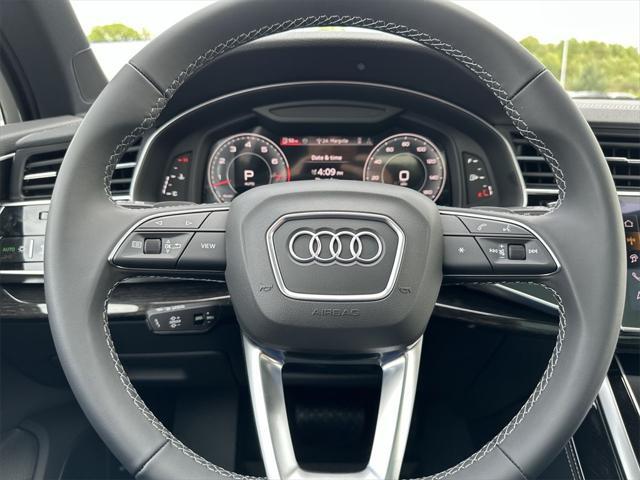 new 2025 Audi Q7 car, priced at $77,580