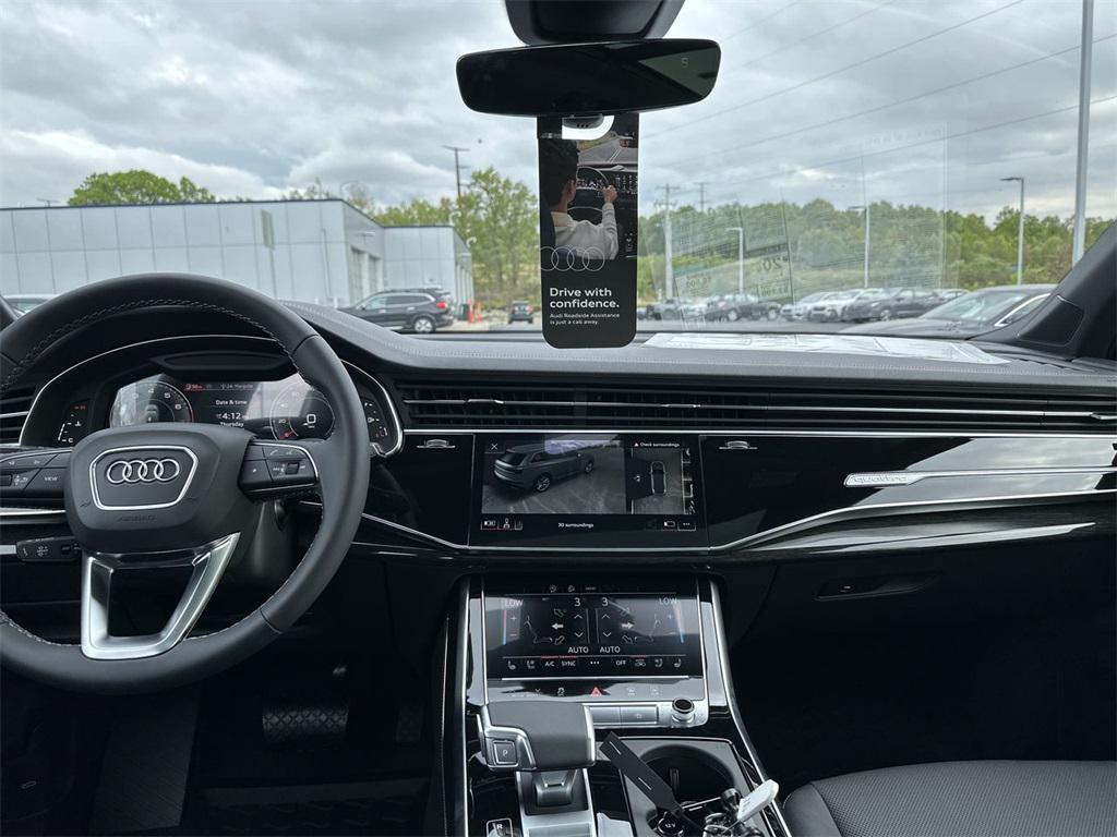 new 2025 Audi Q7 car, priced at $77,580
