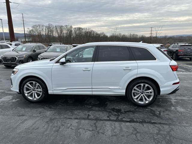 new 2025 Audi Q7 car, priced at $91,585