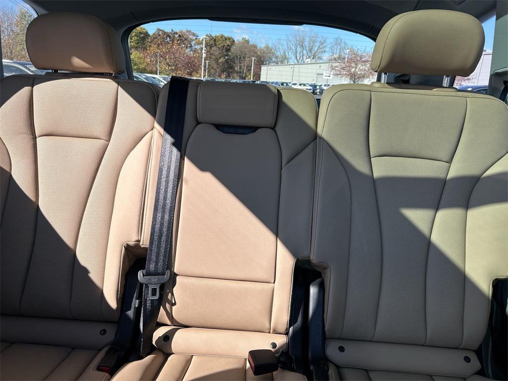 new 2026 Audi Q7 car, priced at $71,695