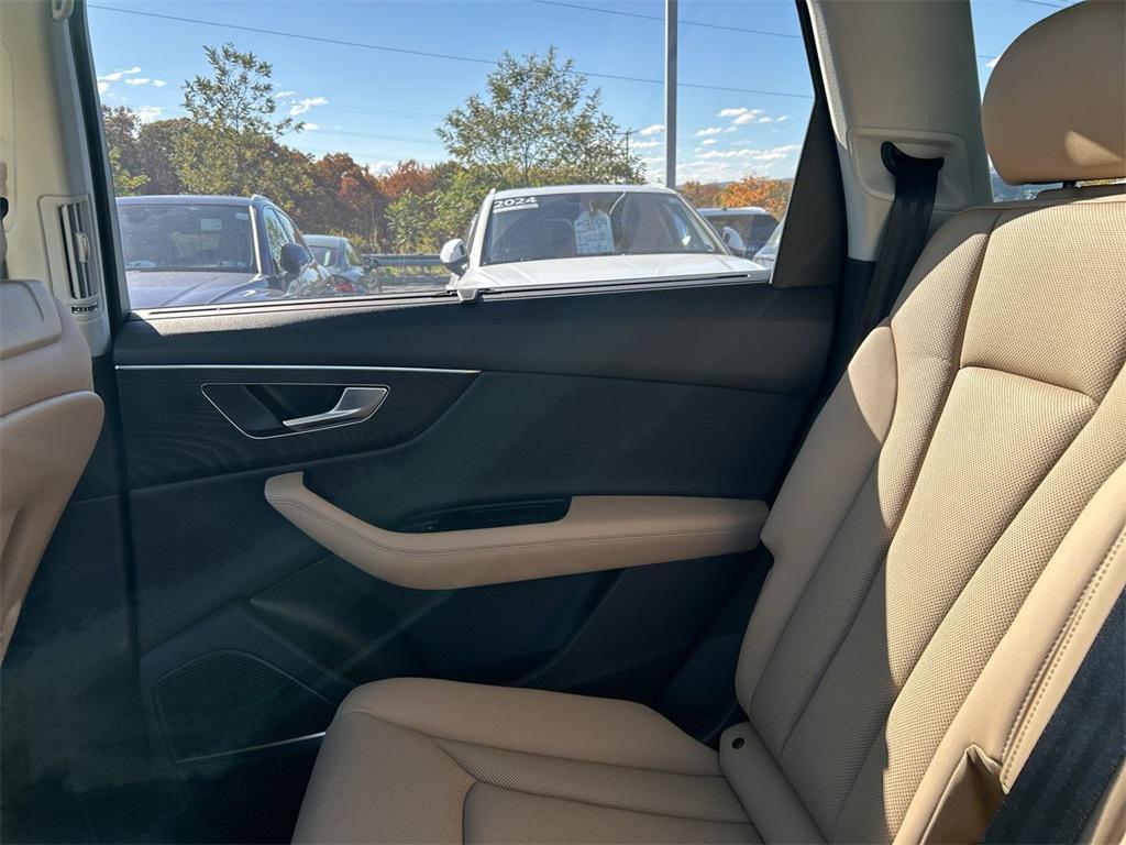 new 2026 Audi Q7 car, priced at $71,695