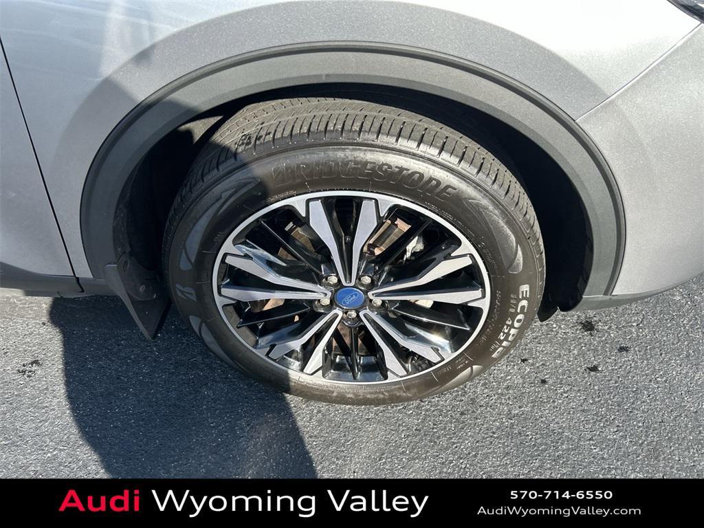 used 2022 Ford Escape car, priced at $21,641