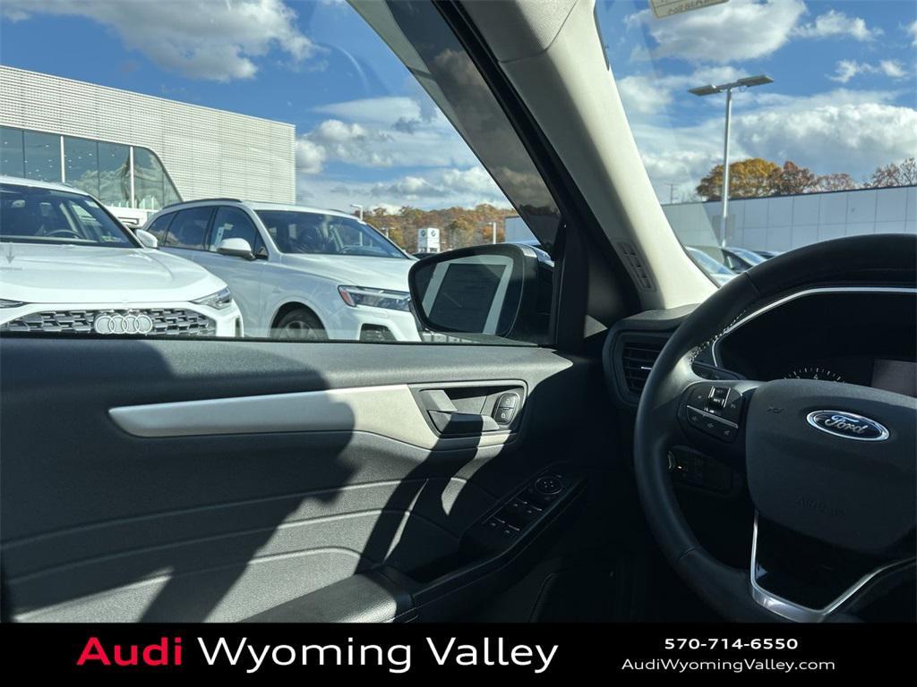 used 2022 Ford Escape car, priced at $21,641