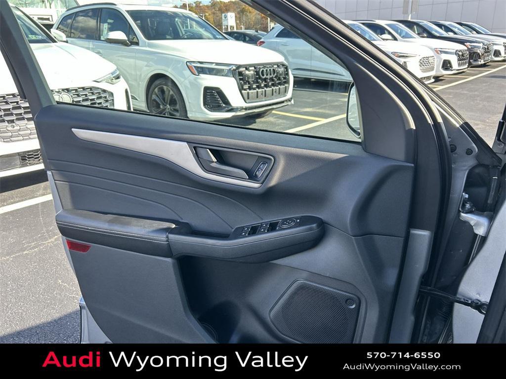 used 2022 Ford Escape car, priced at $21,641