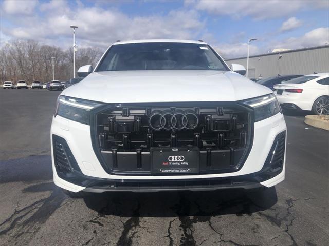 new 2025 Audi Q7 car, priced at $76,255