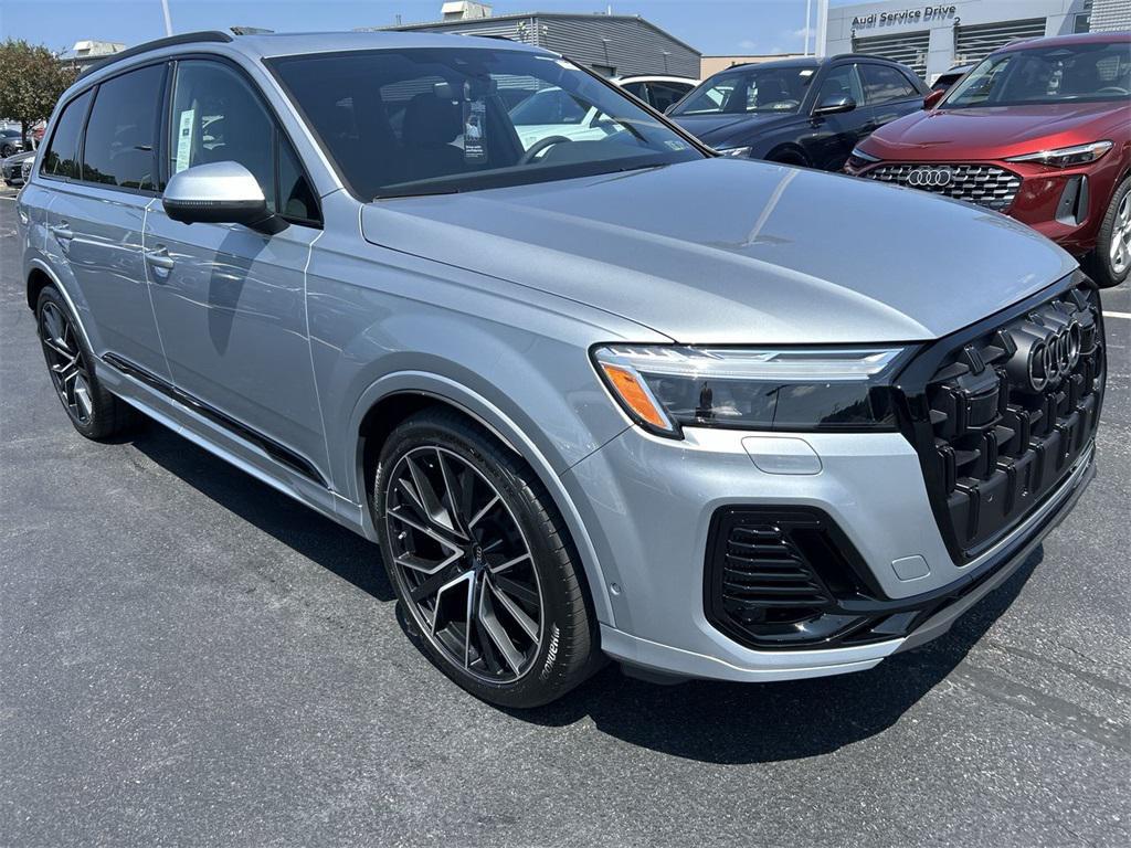 new 2025 Audi Q7 car, priced at $79,170