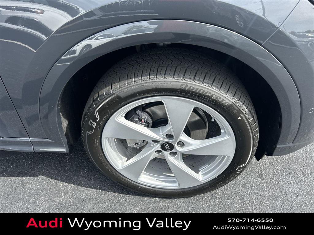 new 2025 Audi Q5 car, priced at $62,080