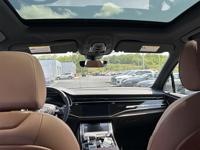 new 2025 Audi Q7 car, priced at $77,735