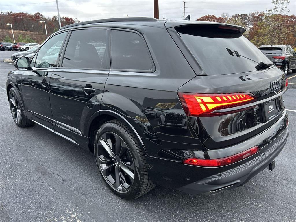new 2026 Audi Q7 car, priced at $78,445