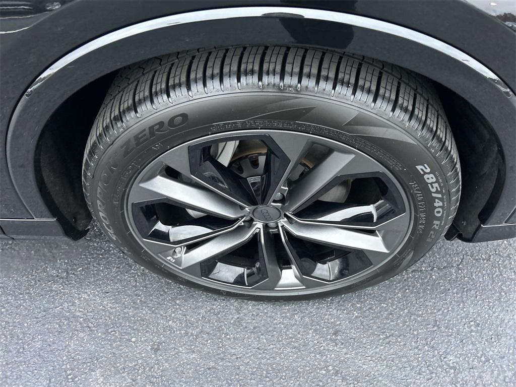 new 2026 Audi Q7 car, priced at $78,445