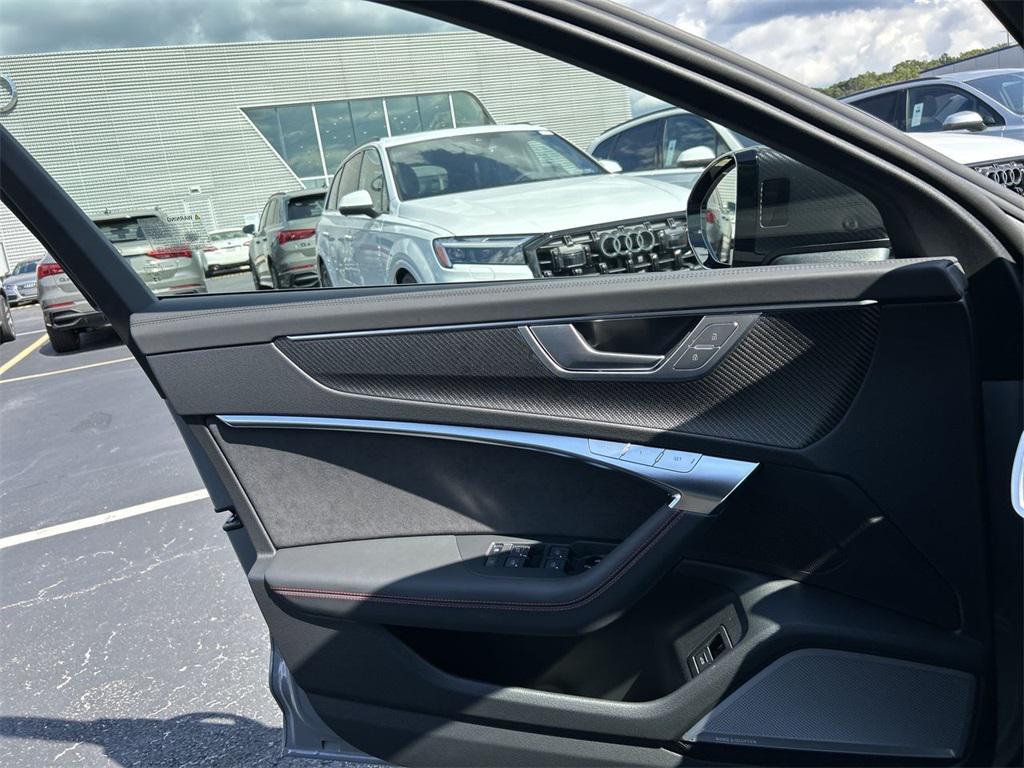 new 2026 Audi RS 6 Avant car, priced at $152,670