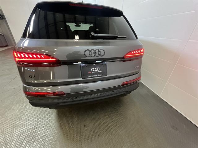 new 2025 Audi Q7 car, priced at $76,985