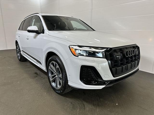 new 2025 Audi Q7 car, priced at $70,685