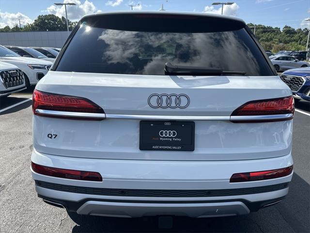 new 2025 Audi Q7 car, priced at $75,700