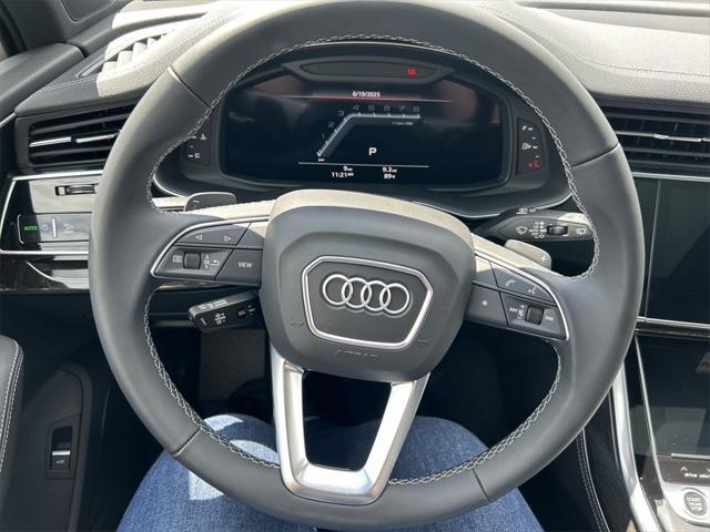 new 2025 Audi Q7 car, priced at $77,580