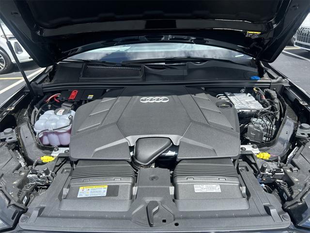 new 2025 Audi Q7 car, priced at $77,580